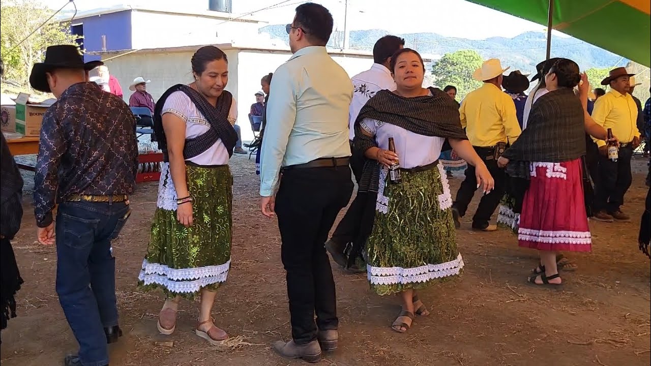 Segundo Día de Fiesta de San Sebastian / Río de las Flores San Juan Mixtepec Juxtlahuaca Oaxaca Méx.