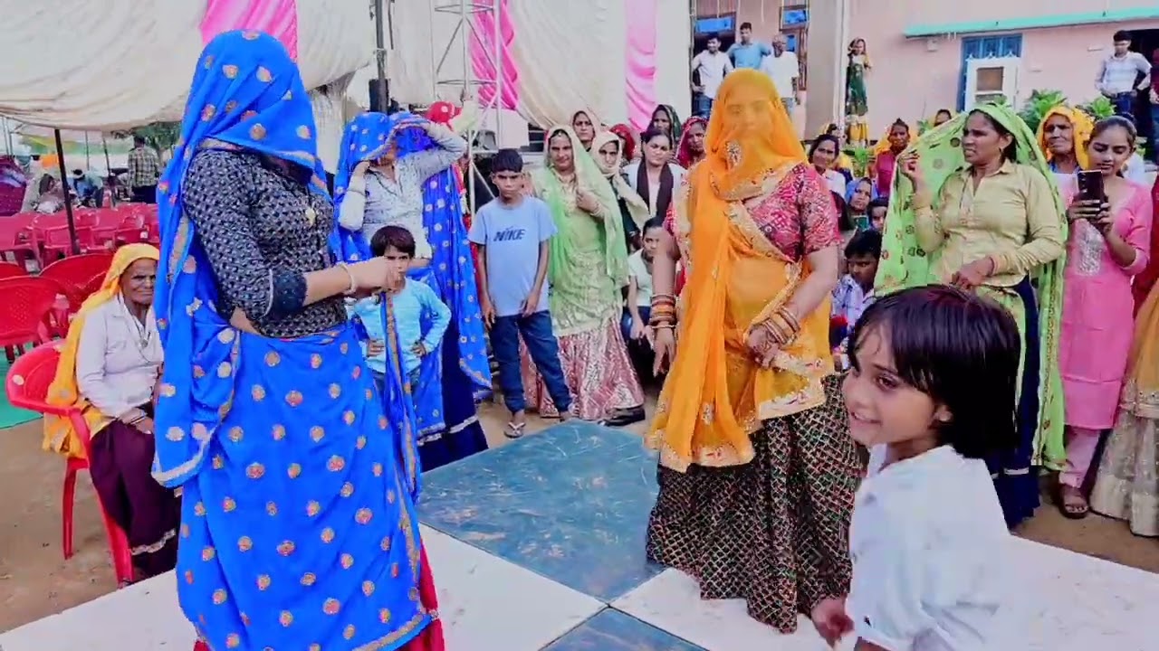 chudo naagfani ko mange mixing song 🥰meena wedding dance meena ledies Vinita ji AND lotn Bai🫣 party