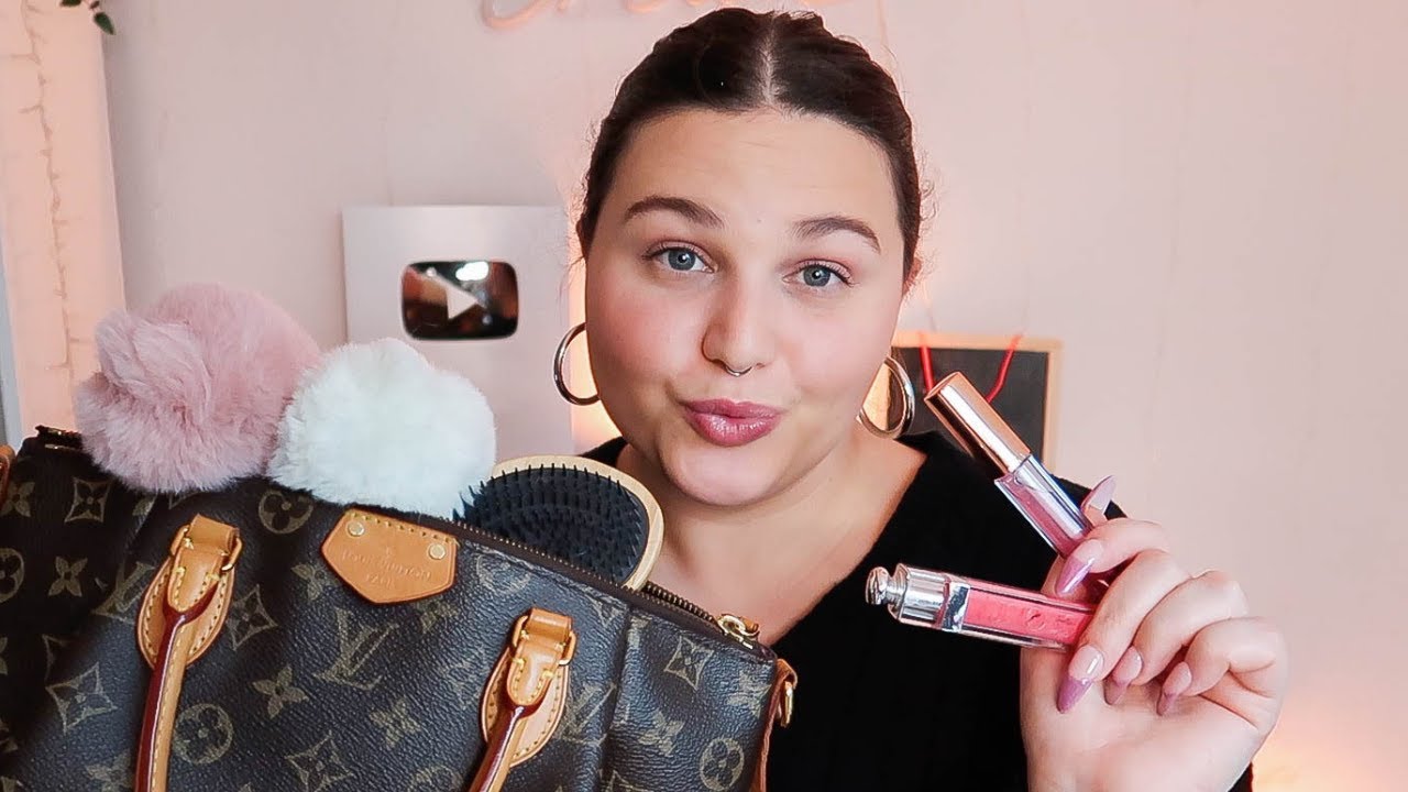 ASMR POV : CETTE MEUF en cours qui a TOUT DANS SON SAC !