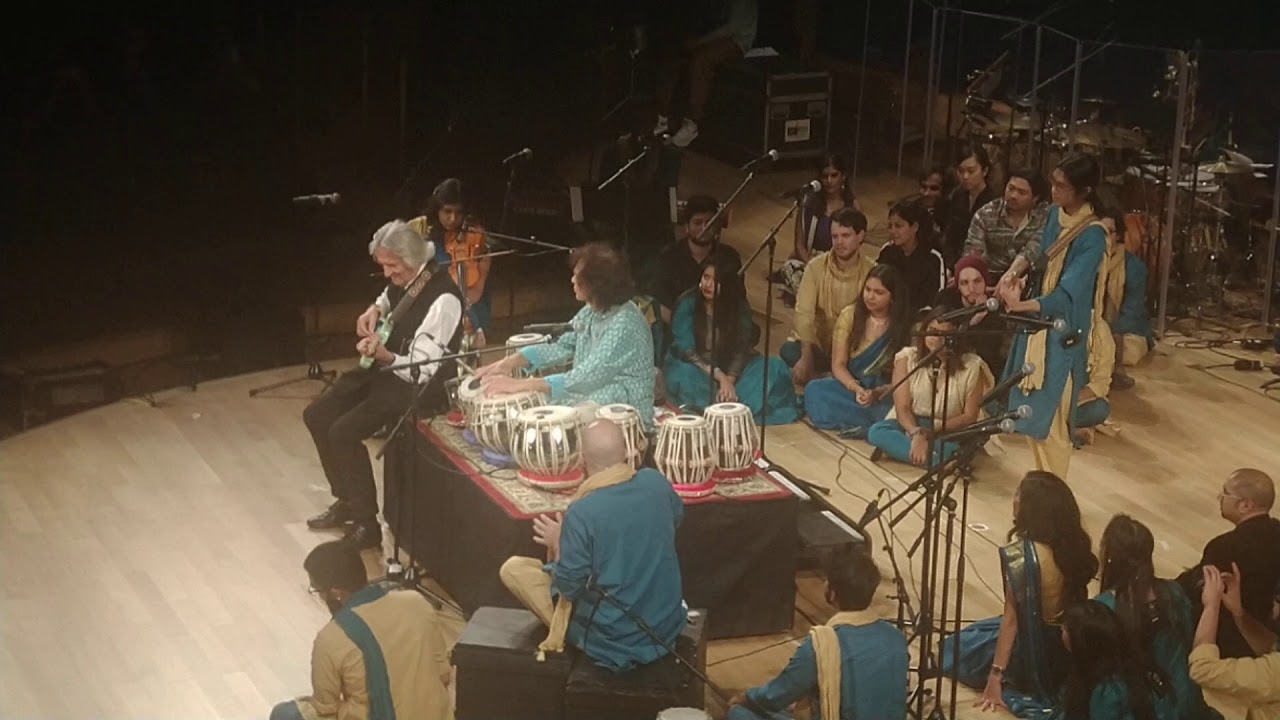 John McLaughlin playing with Zakir in an impromptu session.