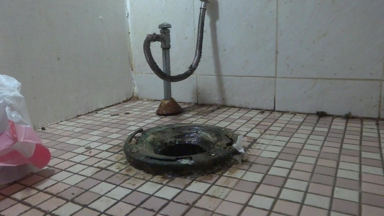 broken toilet flange repair plumbing
