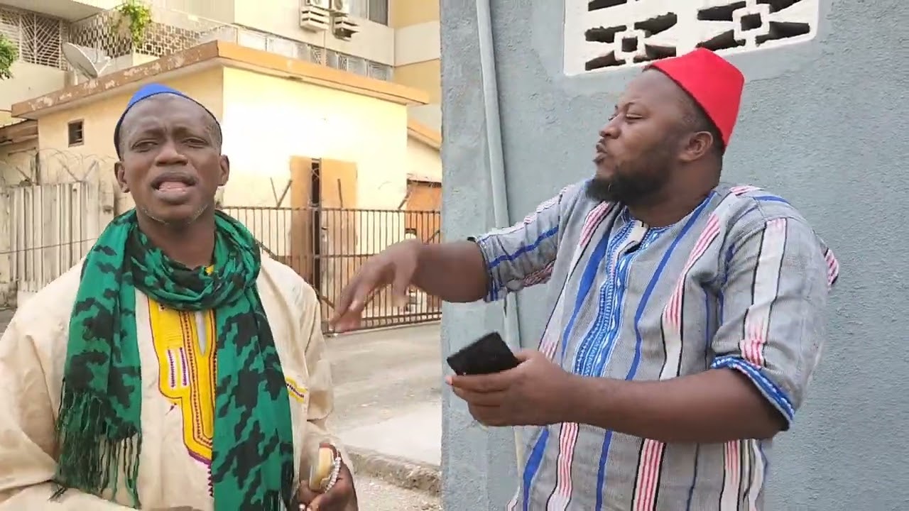 un coup d'état se prépare à la mosquée, avec Malam Adamo Kôrô Abou, Leblanc, Imam