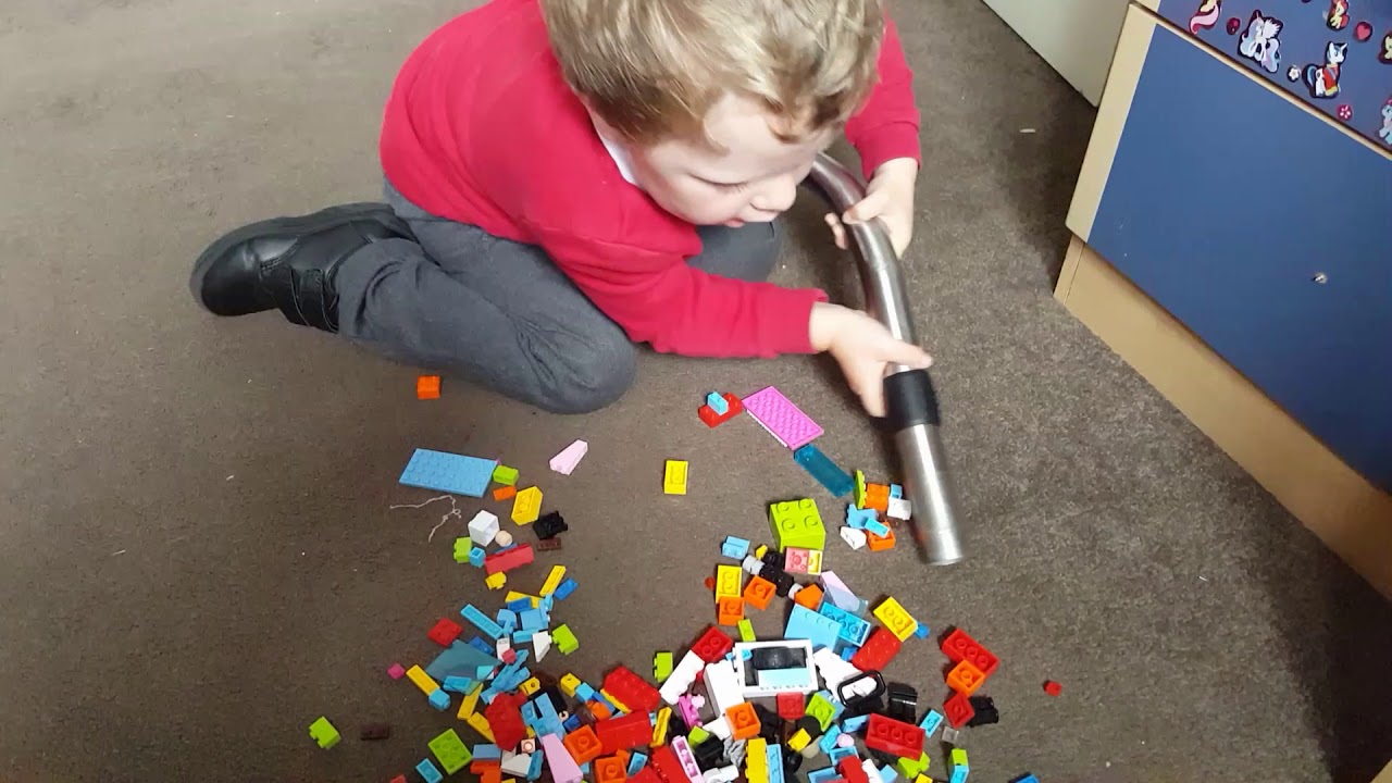 Seth Hoovers up his Lego