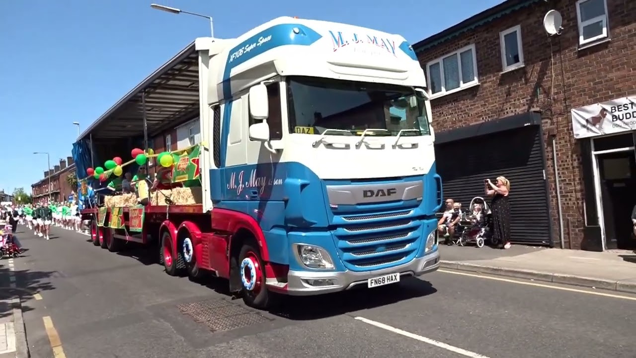 Radcliffe Carnival parade 2023