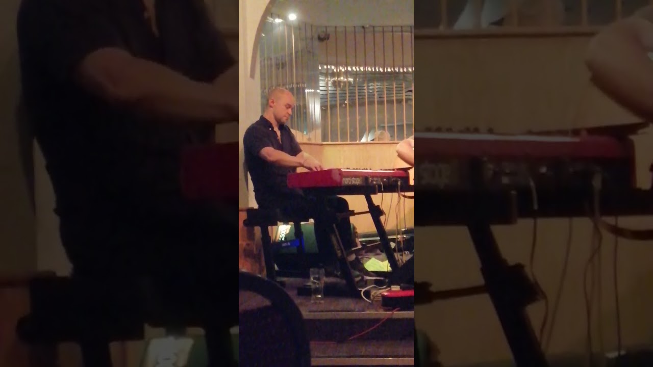 JOHN MCCULLOUGH  amazing Pianist 🎹 ...... Africa by Toto