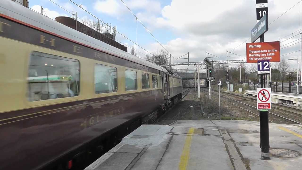 (HELL FIRE) Northern Belle 47790 + 47832 Passing Watford Junction