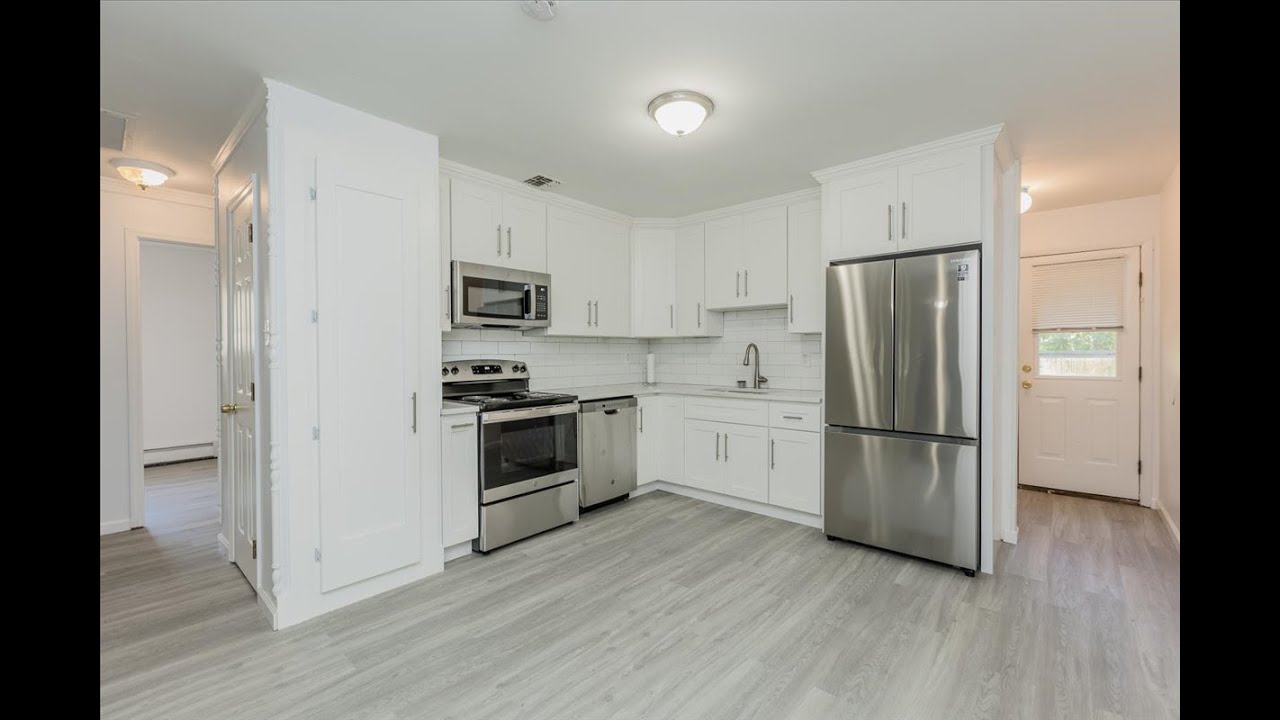 Long Island Real Estate For Sale - Video Tour of 11 Middle Island Blvd, Middle Island, NY