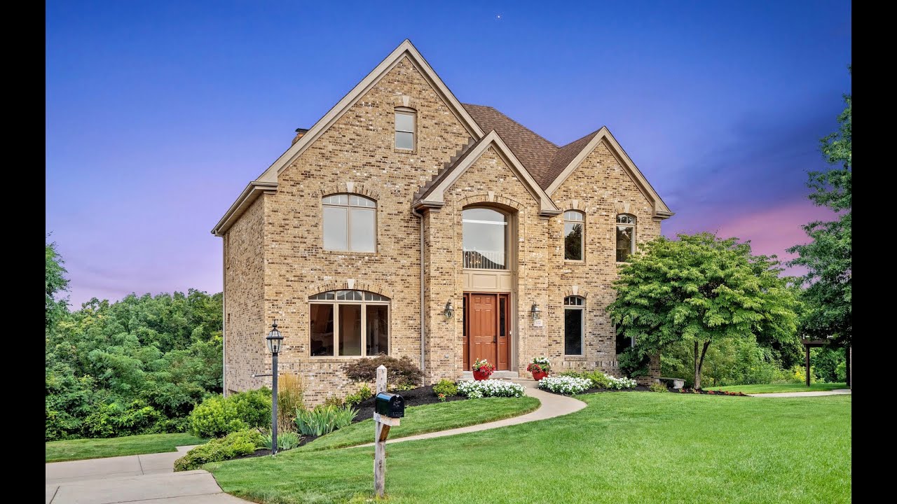 122 Olde Manor Ln Coraopolis, PA 15108