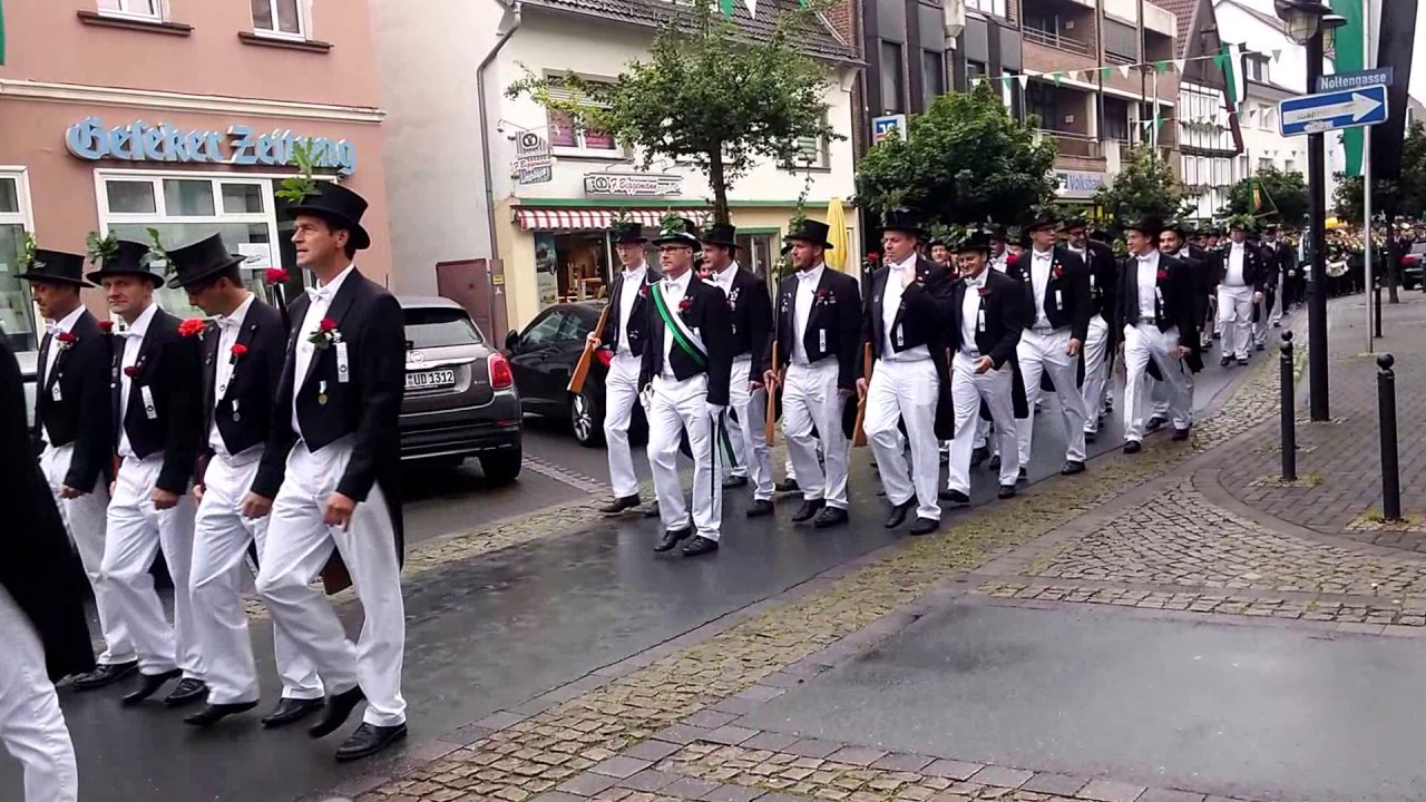 Abholen des Königspaars beim Schützenfest 2017 in Geseke