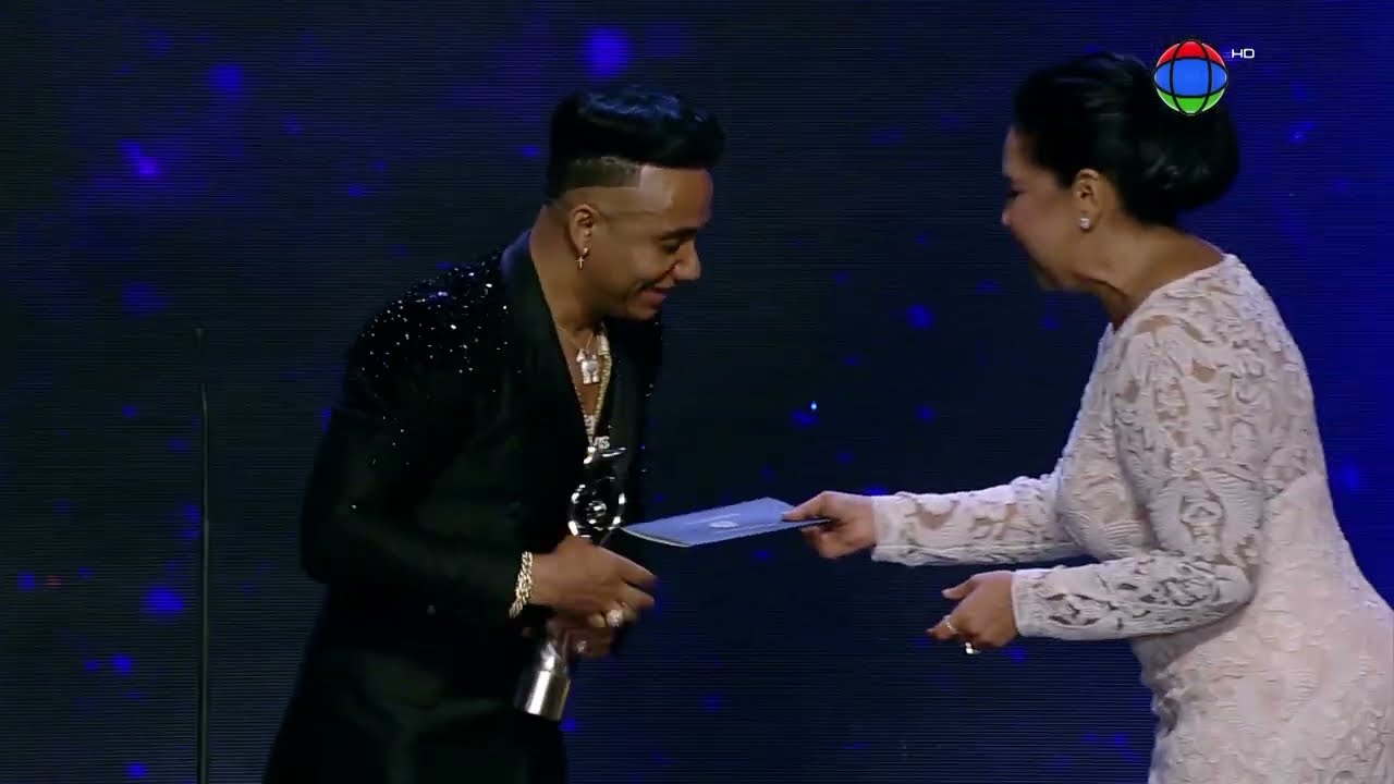 Elvis Martinez en la categoría Bachatero del Año | Premios Soberano 2023