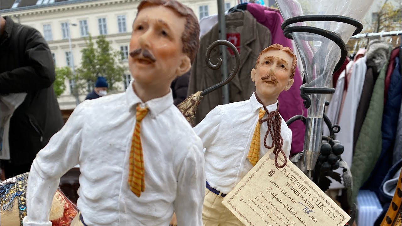 In Wien auf einem Flohmarkt.  Kochbuch gekauft.В Вене на Барахолке . Купил книгу по кулинарии.