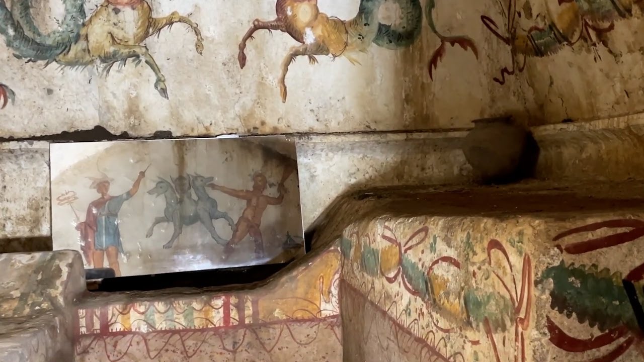 Tomba Cerbero, ritrovati resti umani e un sudario di 2000 anni fa