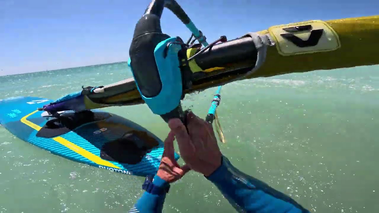 4K windsurfing Tarifa 23 april 2025(2)