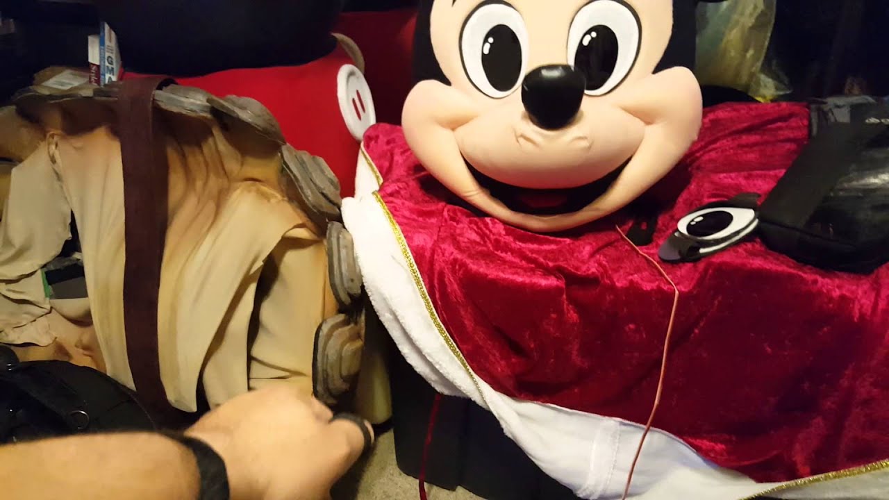 Mascot mouth move using button trigger