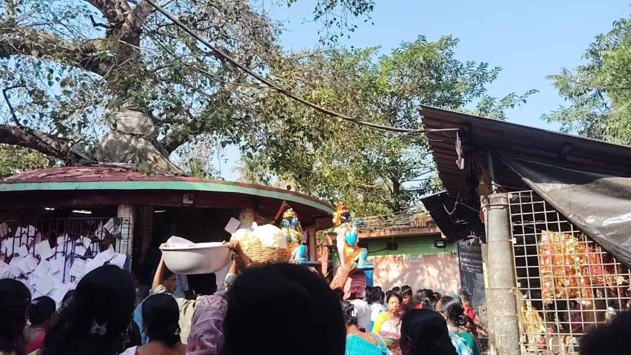 Boro kachari pujo dite gelam🙏