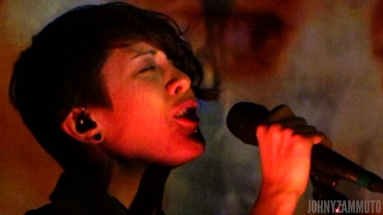 Tegan and Sara - I Couldn't Be Your Friend (Live at Brighton Music Hall 1/27/13)