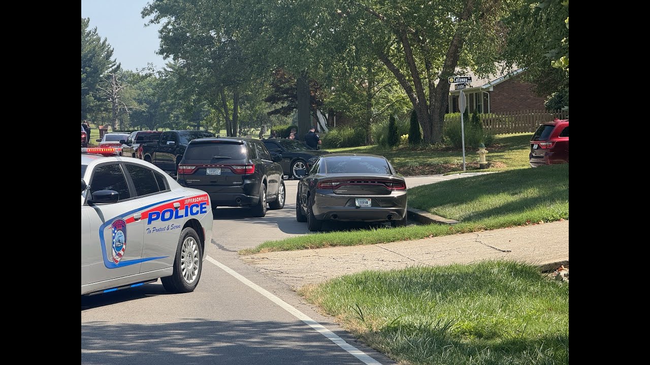 Watch Now | Jeffersonville police responding to 'tactical situation' near Charlestown Pike