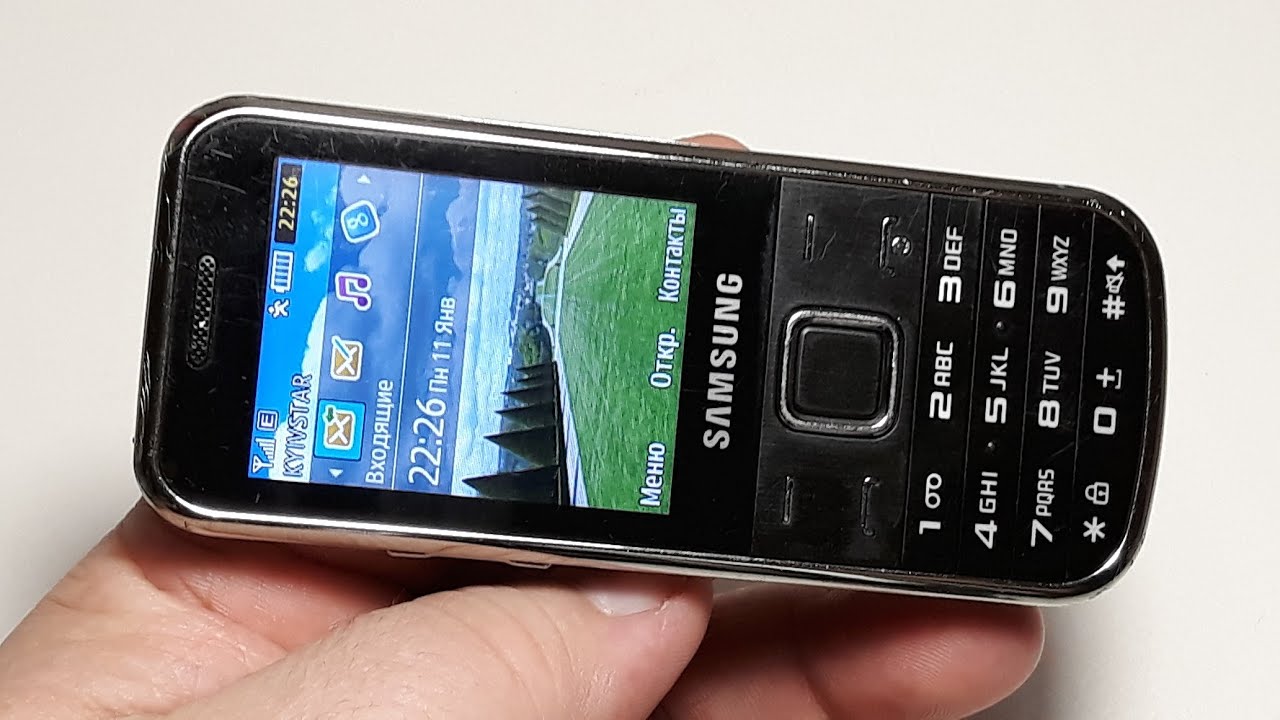 Samsung C3530 Железный монстр из 2010 года во всей красе !