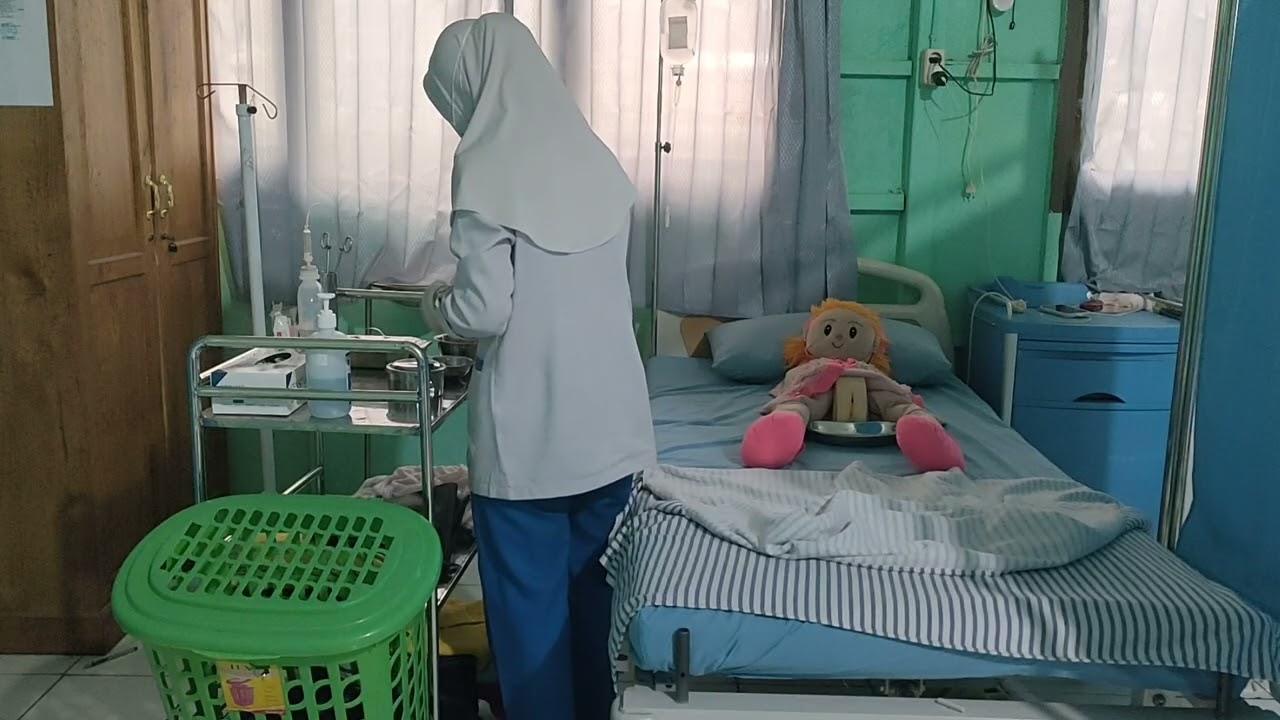 Cara mempraktekkan vulva hygiene dan perawatan luka perineum 