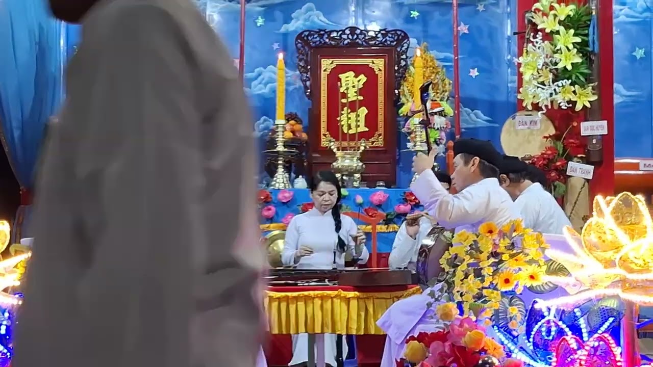 Đêm mùng 9 diển tấu bài Phú Lục chấn