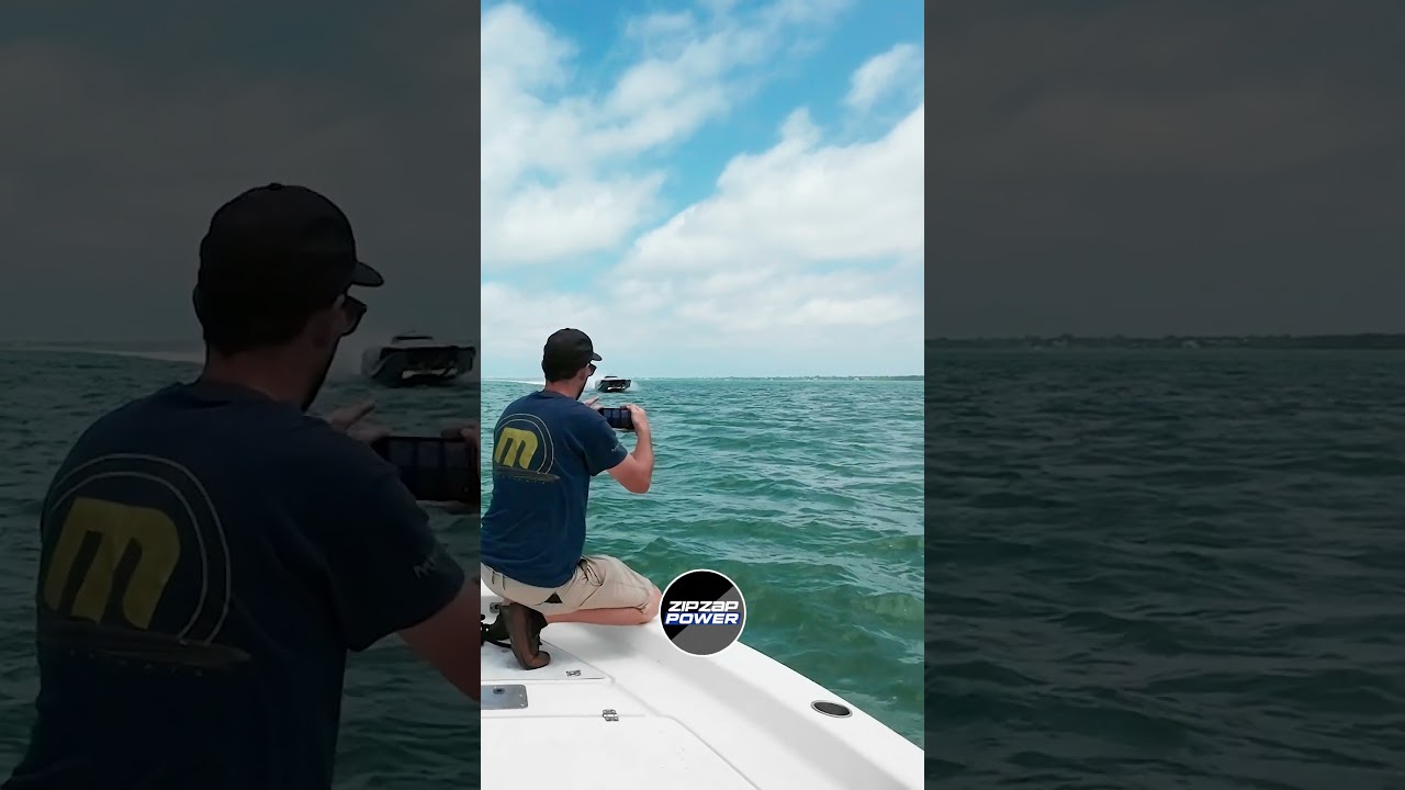 Speed Pass #class1 #offshoreracing #dfyoung #goodboyvodka #raceboat #flyby