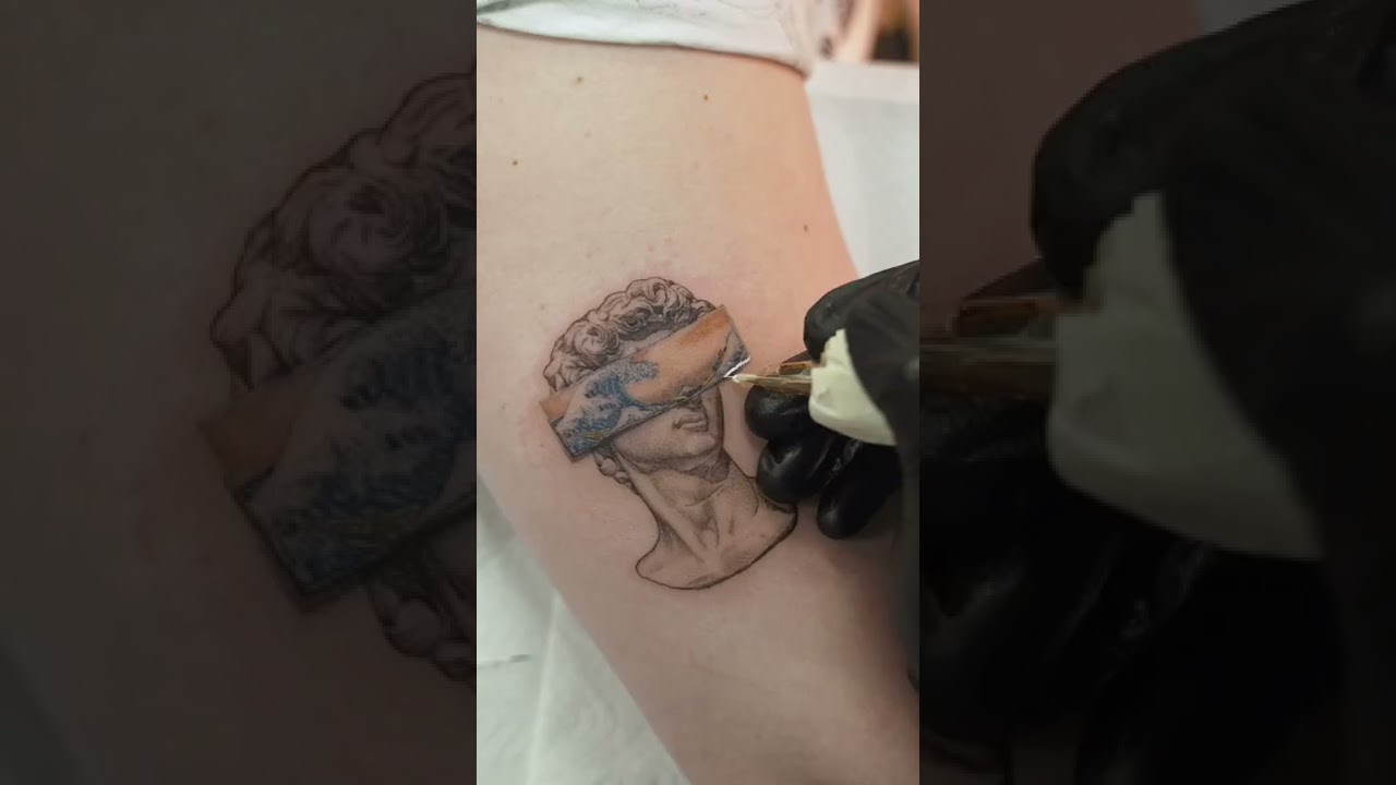David and Hokusai . 7 cm microrealism tattoo