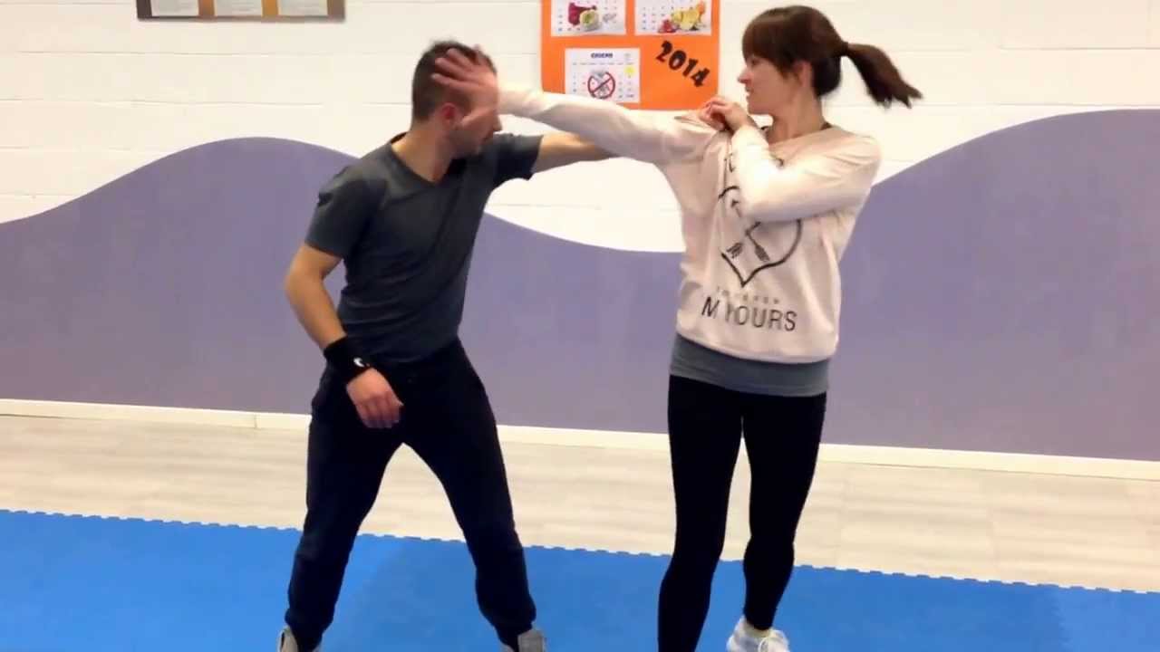Lezioni difesa personale femminile di marco petrelli kung fu con collaborazione di bonanno, MAD