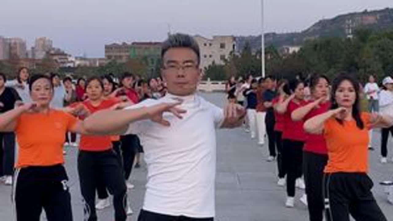 #每天坚持锻炼会有不一样的收获 #全民健身运动 #练出好身材 #变美变瘦变好看 #传递健身正能量