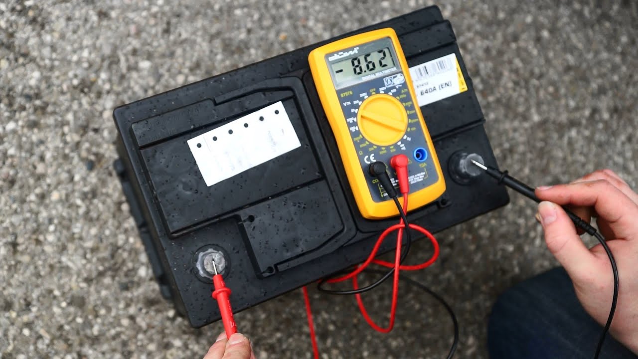 BMW E90 Batterie wechseln und anlernen