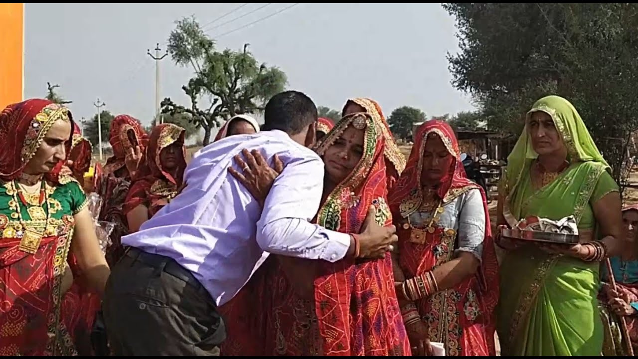 भाई ने उढाई बहन को बहुत सुन्दर चूनङी । बालर को ल्याये बीरा टेवटो ।  shekhawati bhat geet / bhat song