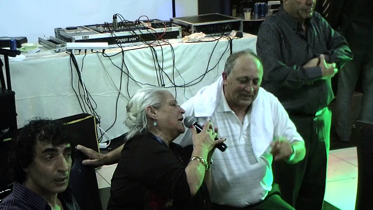 יעקוב נשאווי וסביחה מרמת השרון בחפלה בים המלח