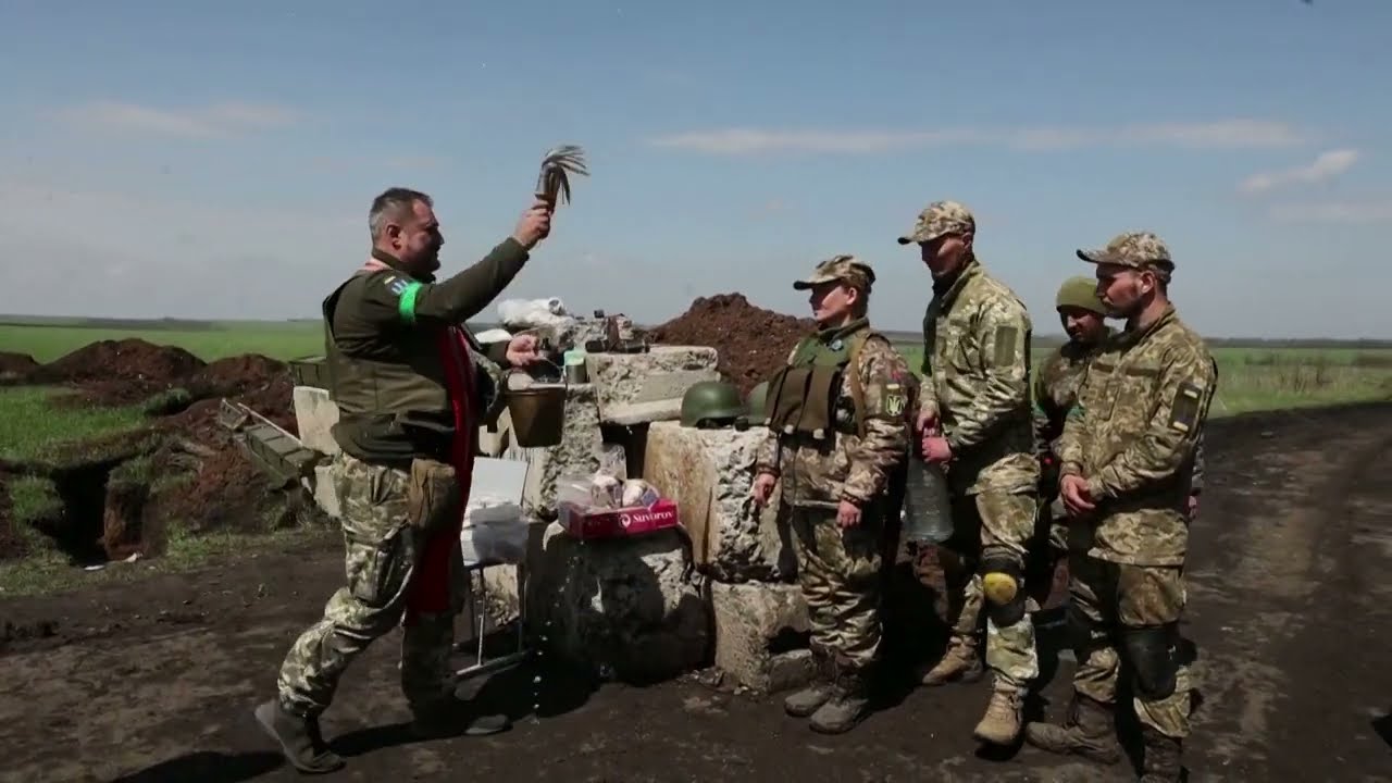 As western armour and guns roll to Ukraine, the country fighs for survival. News 2022 04 25