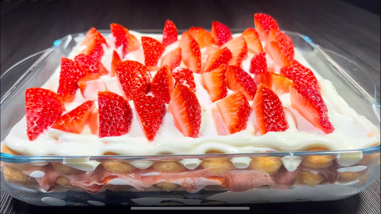 Erdbeertraum: Ein leichter, köstlicher und unglaublich zarter Mascarpone-Genuss, der Herzen erobert!