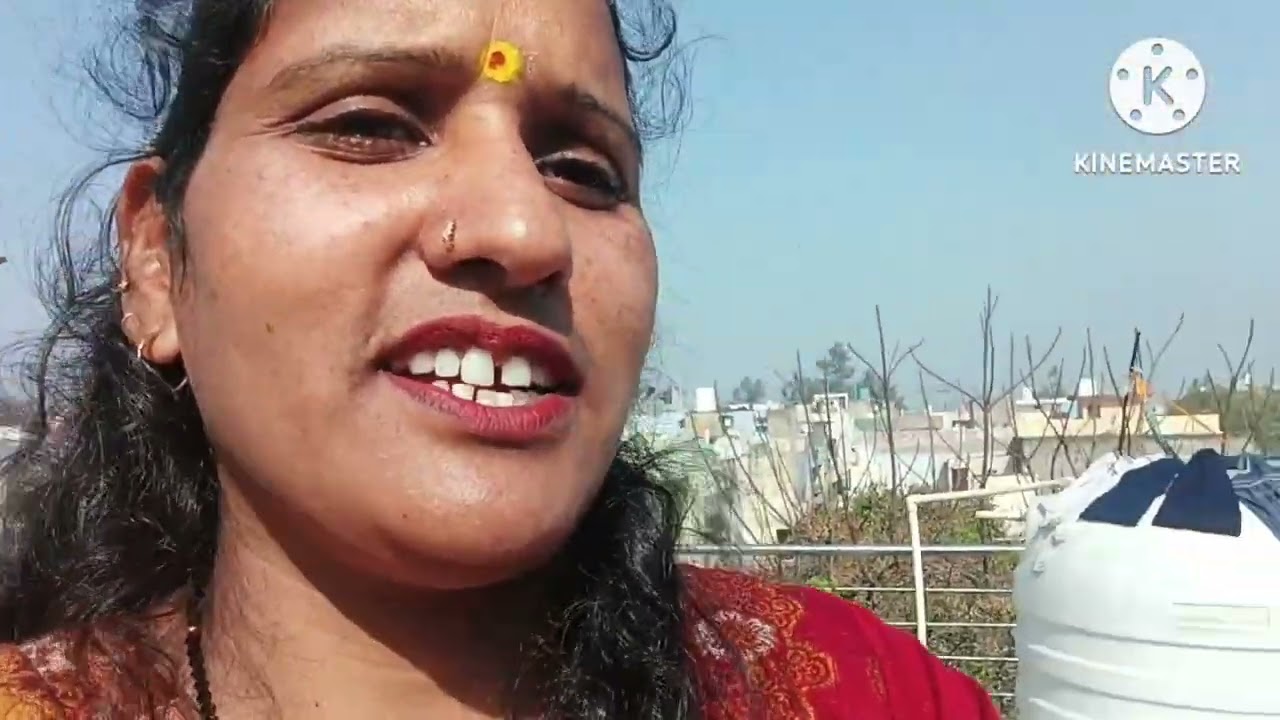 शिवरात्रि के दिन हम गए मंदिर वहां बहुत भीड़ पड़ी थी 