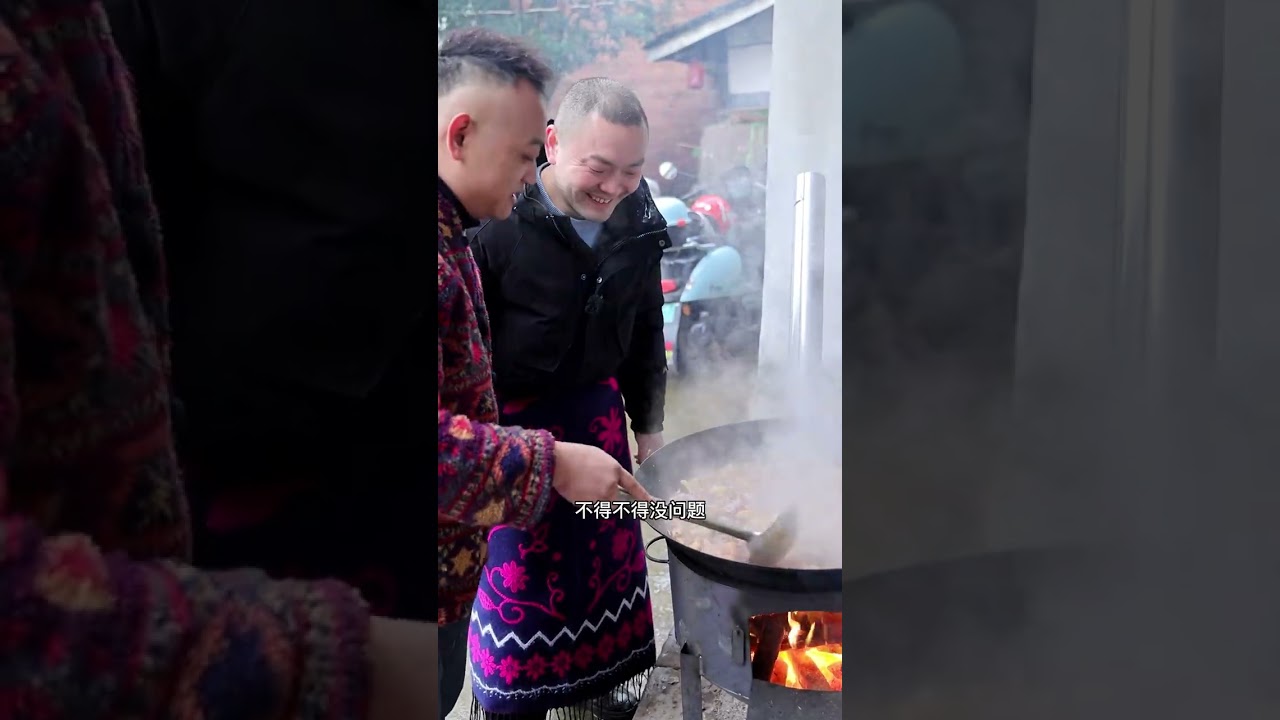 今天下大雪了，去厨波波他们家吃#团年饭，瑞雪兆丰年，来年找大钱！#抖音乡村生活家 #乡村守护人 #新农人计划2023 #厨波波江湖菜