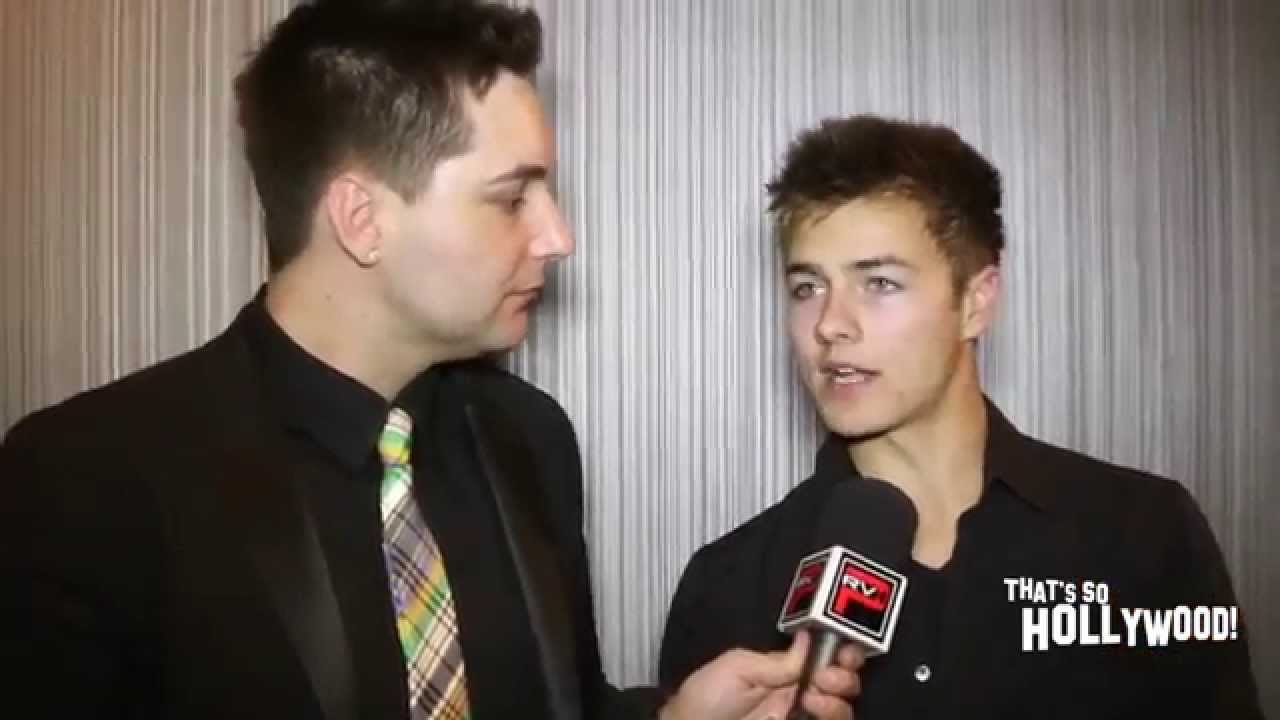 Peyton Meyer Describes His Perfect Girl, His Dating Life & "Girl Meets World" Cast Secrets!