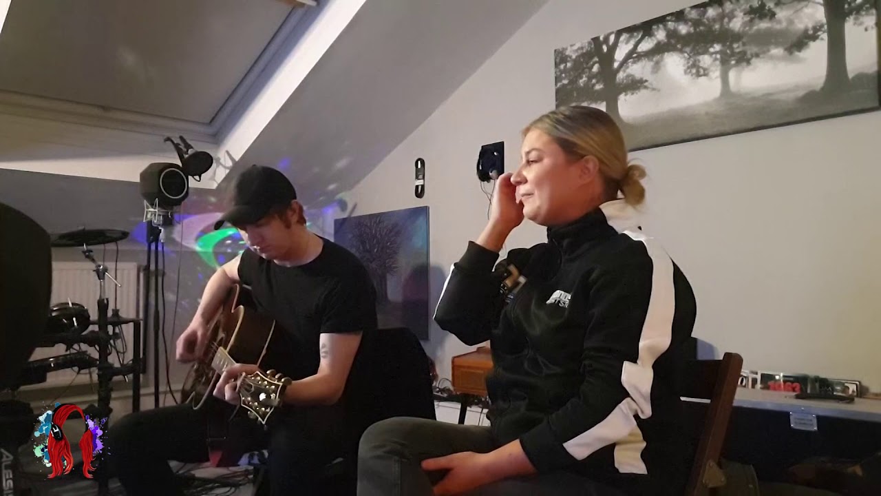 Who You Listening To? LIVE SESSIONS - Carly Connor - Real Good Looker