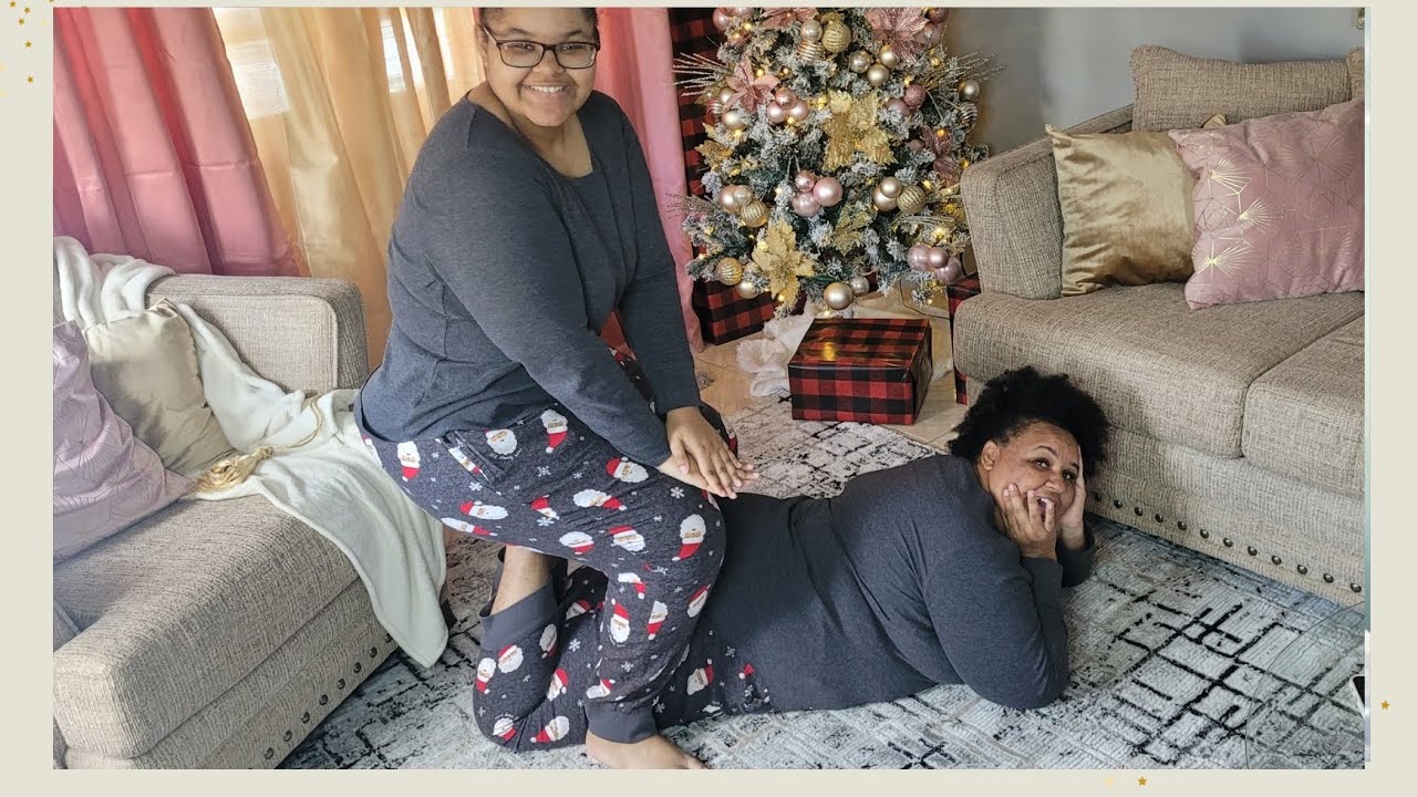 Merry Christmas from Julie and Jada / JCPENNEY GOT NOTHING ON US