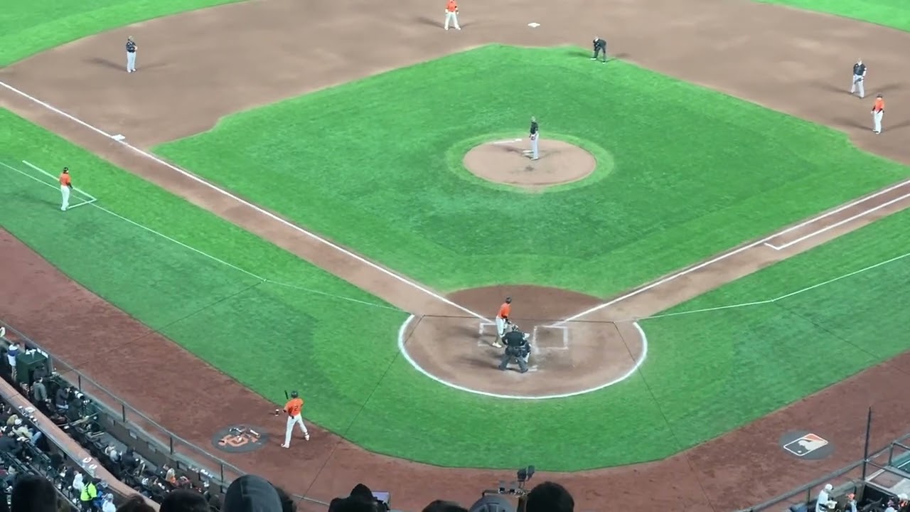 Casey Schmidt Singles, Giants Extend their lead over the Marlins 4 - 2 Oracle Park 5/19/23