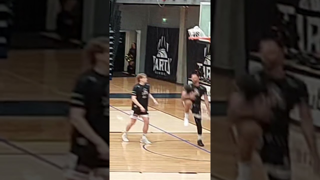 🏀💪 Tartu &uuml;likooli korvpallur l&otilde;hkus soojendusel korvi #postimees #basketball