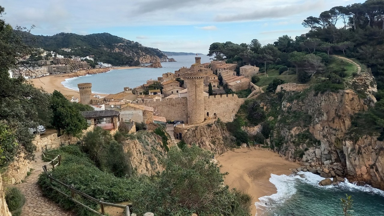 Hiking along the Costa Brava