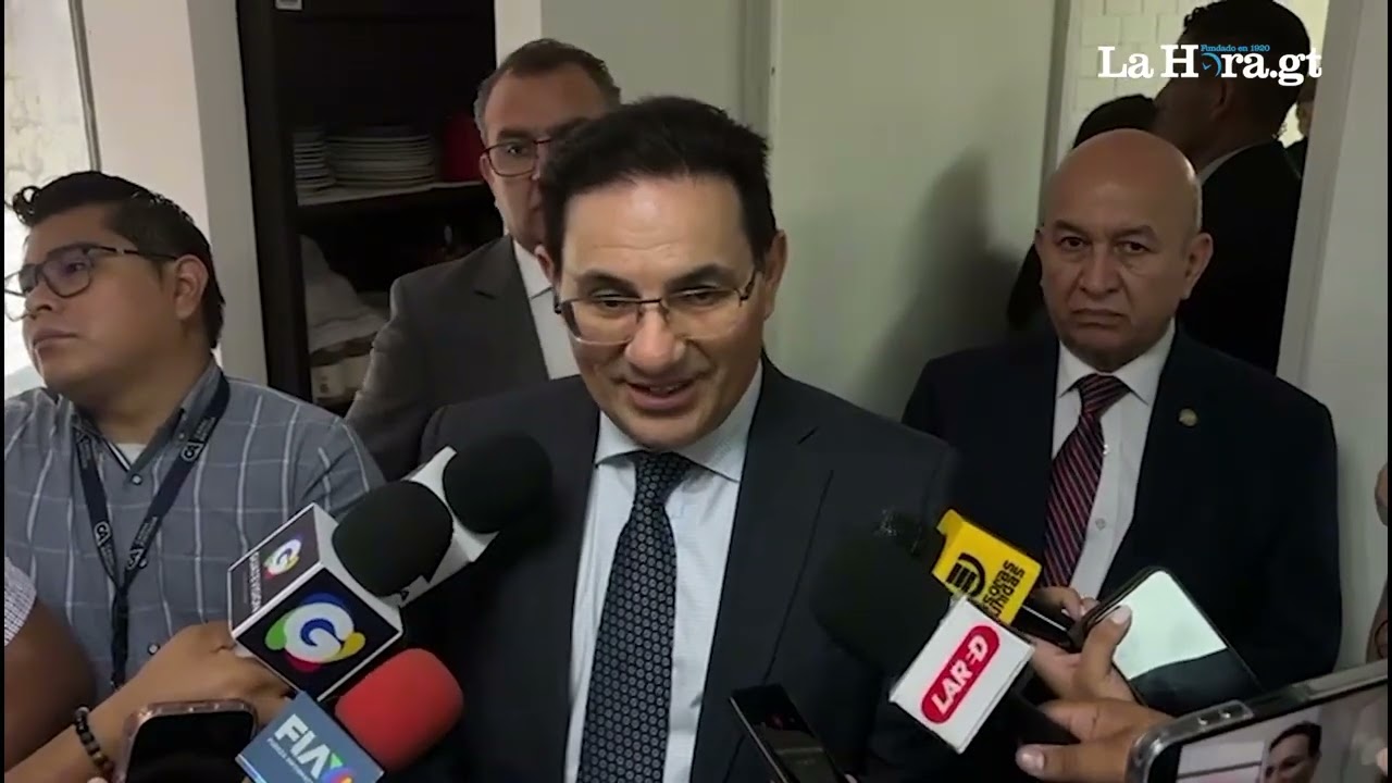 Autoridades de Gobernación vuelven a analizar la compra de armas para agentes de la PNC