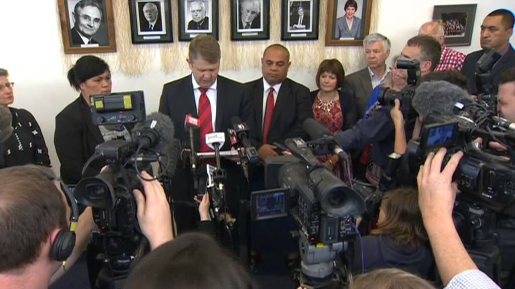 David Cunliffe pulls out of leadership race