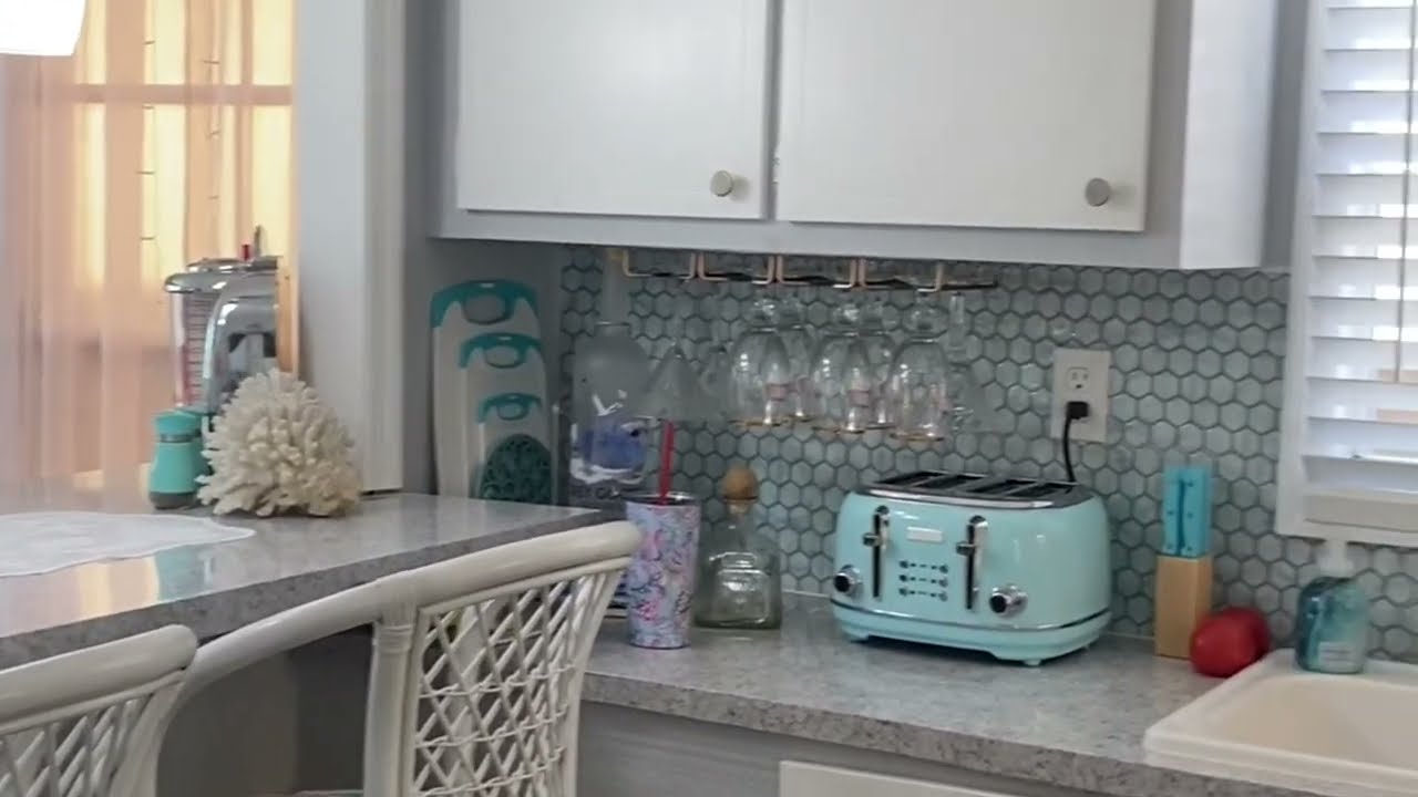 1B/1B Mobile Home in S Pasadena, Fl