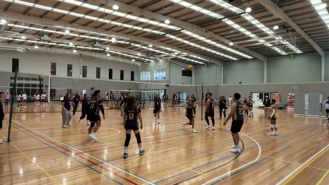 Golden Blues game 1 - set 1