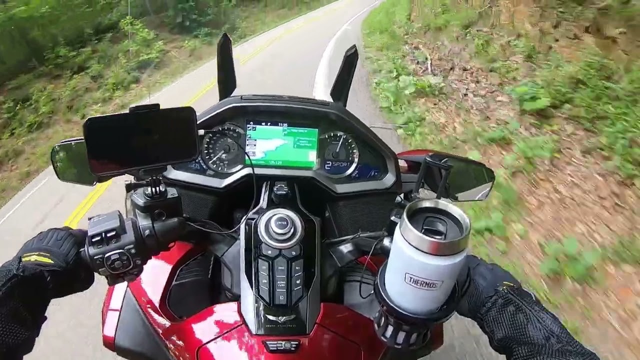 Riding the Tail of the Dragon on 2018 Honda Goldwing - 2022