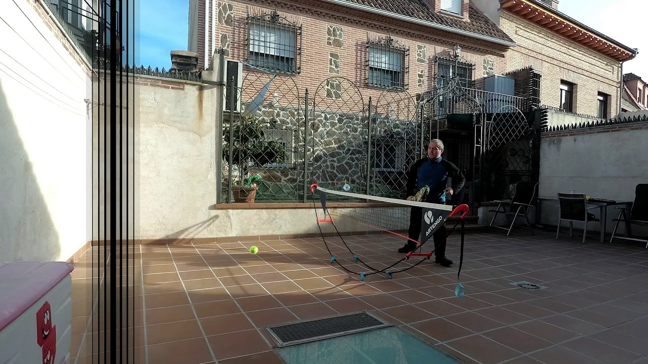 Como entrenar al padel en casa y no morir en el intento