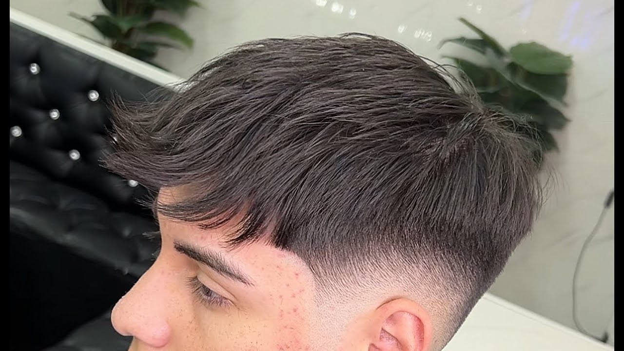 Quiff cut con textura ( mid Fade )