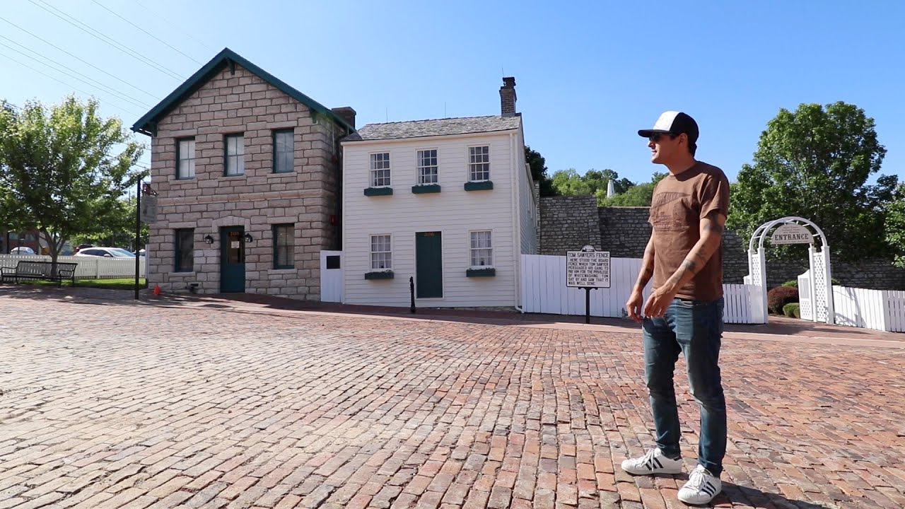 Hannibal Missouri - Twain, Trains, Cave Ghosts, Tours, And Adventure
