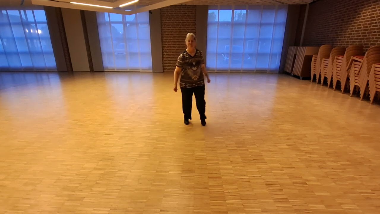 Queen Of Hearts, 64 Count, 2 Wall, Improver Linedance, Musik: Juice Newton
